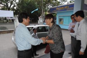 Đại sứ Bỉ đến thăm và làm việc tại Bệnh viện Trường Đại học Y Dược Huế